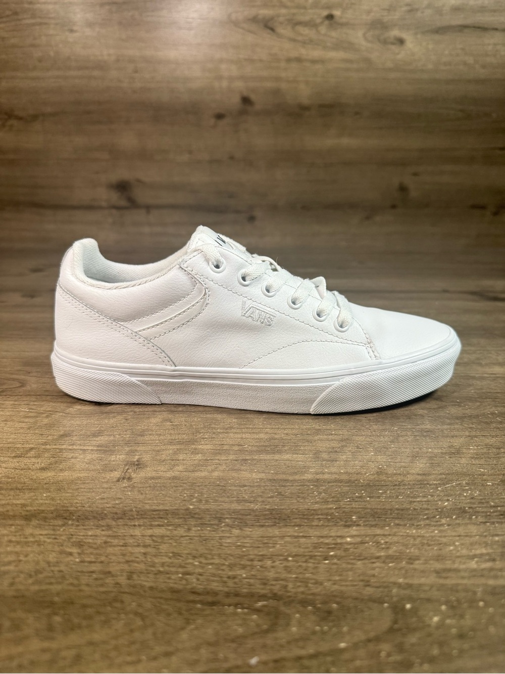 Vans Seldan Women’s Triple White Leather Low Top Skateboard Shoes Sneakers 10